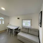 In With Balcony, Air Conditioning, Wifi, Washing Machine 4762-1 * Vir