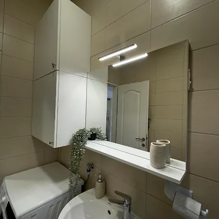 Apartament In With Balcony, Air Conditioning, Wifi, Washing Machine 4762-1 *
