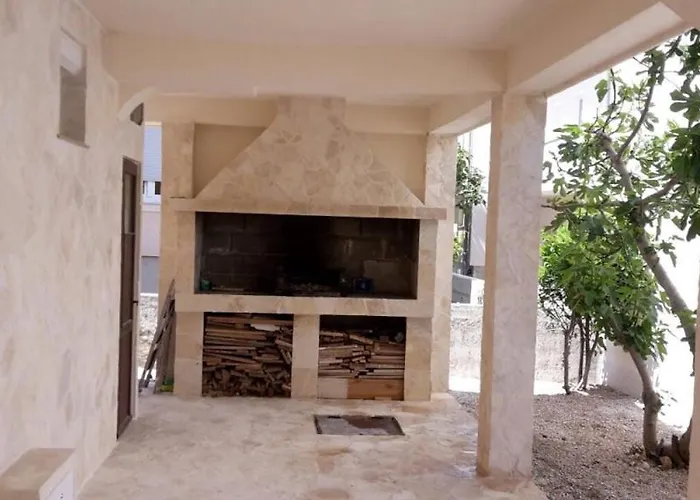 Apartment In With Balcony, Air Conditioning, Wifi, Washing Machine 4762-1 Vir