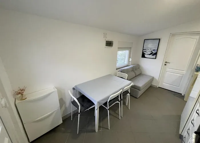 In With Balcony, Air Conditioning, Wifi, Washing Machine 4762-1 *
