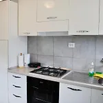 In With Balcony, Air Conditioning, Wifi, Washing Machine 4762-1 Apartamento Vir