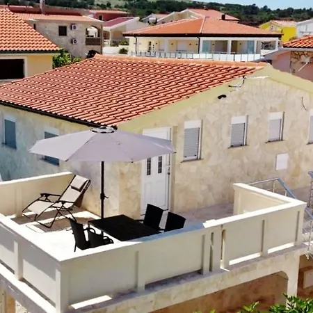 In With Balcony, Air Conditioning, Wifi, Washing Machine 4762-1 Apartment *