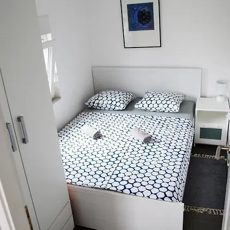 In With Balcony, Air Conditioning, Wifi, Washing Machine 4762-1 * Vir