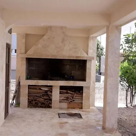 Apartment In With Balcony, Air Conditioning, Wifi, Washing Machine 4762-1 Vir