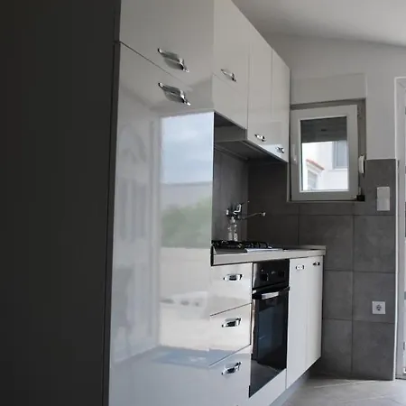 Lägenhet In With Balcony, Air Conditioning, Wifi, Washing Machine 4762-1 *