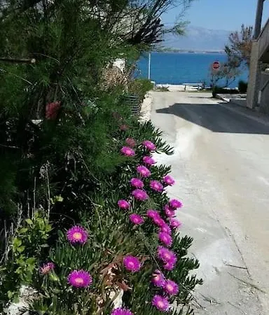 아파트 In With Balcony, Air Conditioning, Wifi, Washing Machine 4762-1 비르