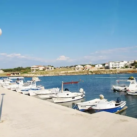 아파트 In With Balcony, Air Conditioning, Wifi, Washing Machine 4762-1 *