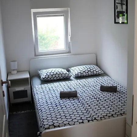 In With Balcony, Air Conditioning, Wifi, Washing Machine 4762-1 * Vir
