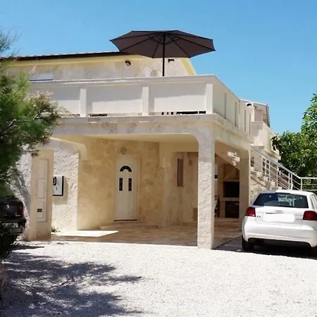 In With Balcony, Air Conditioning, Wifi, Washing Machine 4762-1