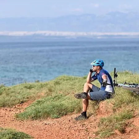 아파트 In With Balcony, Air Conditioning, Wifi, Washing Machine 4762-1