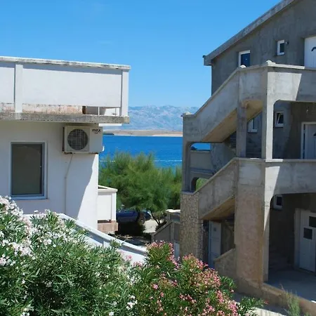 In With Balcony, Air Conditioning, Wifi, Washing Machine 4762-1 Apartment Vir