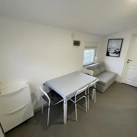 In With Balcony, Air Conditioning, Wifi, Washing Machine 4762-1 *