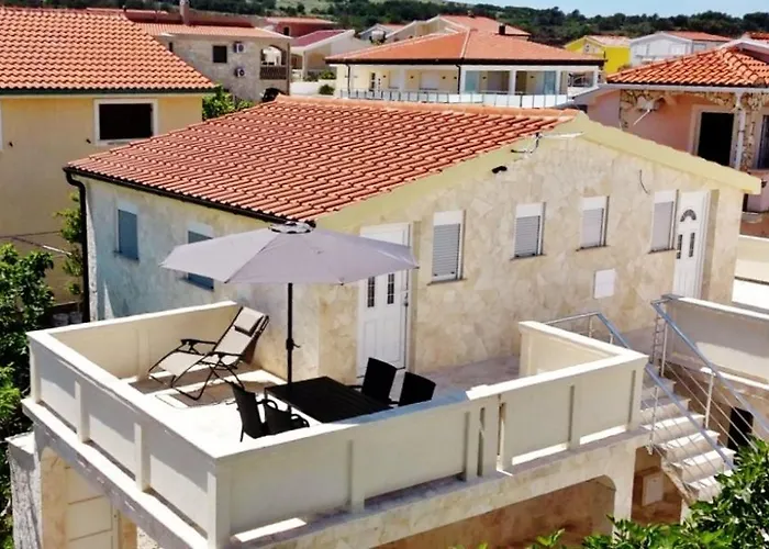 In With Balcony, Air Conditioning, Wifi, Washing Machine 4762-1 Appartement *