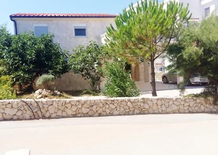 In With Balcony, Air Conditioning, Wifi, Washing Machine 4762-1 * Vir