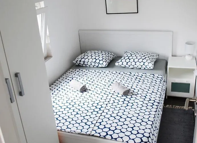 In With Balcony, Air Conditioning, Wifi, Washing Machine 4762-1 * Vir