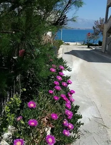 Appartement In With Balcony, Air Conditioning, Wifi, Washing Machine 4762-1 Vir