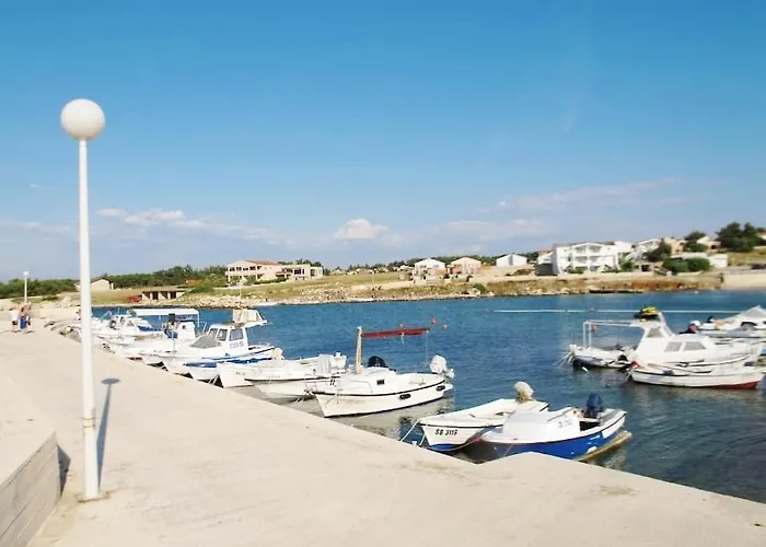 Appartement In With Balcony, Air Conditioning, Wifi, Washing Machine 4762-1 *