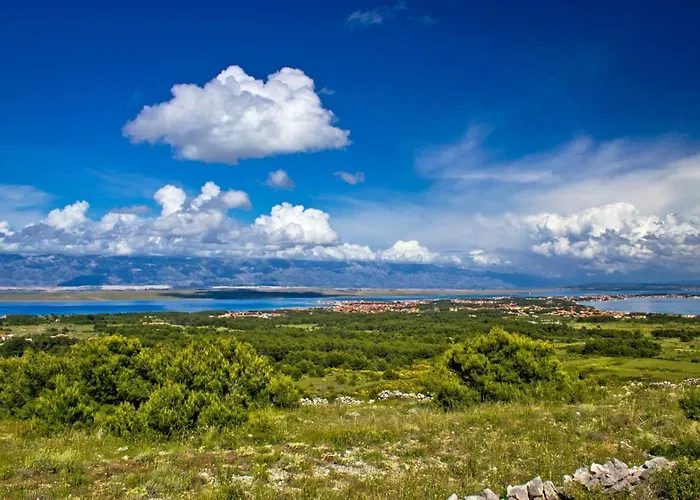 In With Balcony, Air Conditioning, Wifi, Washing Machine 4762-1