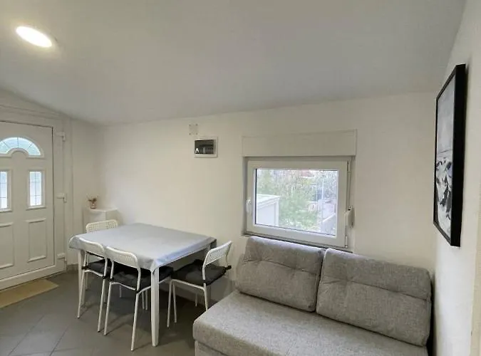 In With Balcony, Air Conditioning, Wifi, Washing Machine 4762-1 * Vir